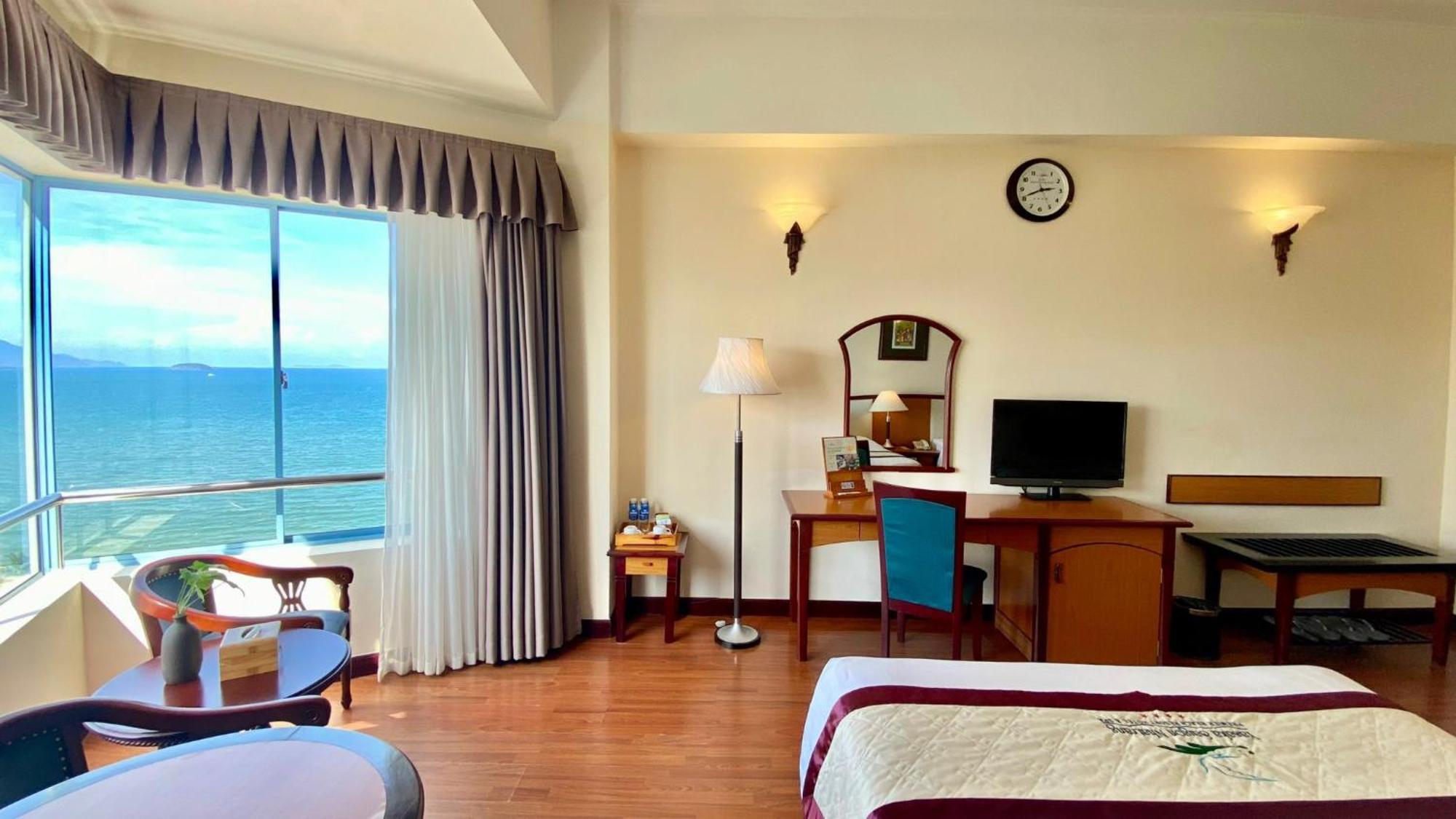 Yasaka Saigon Nha Trang Hotel & Spa Extérieur photo